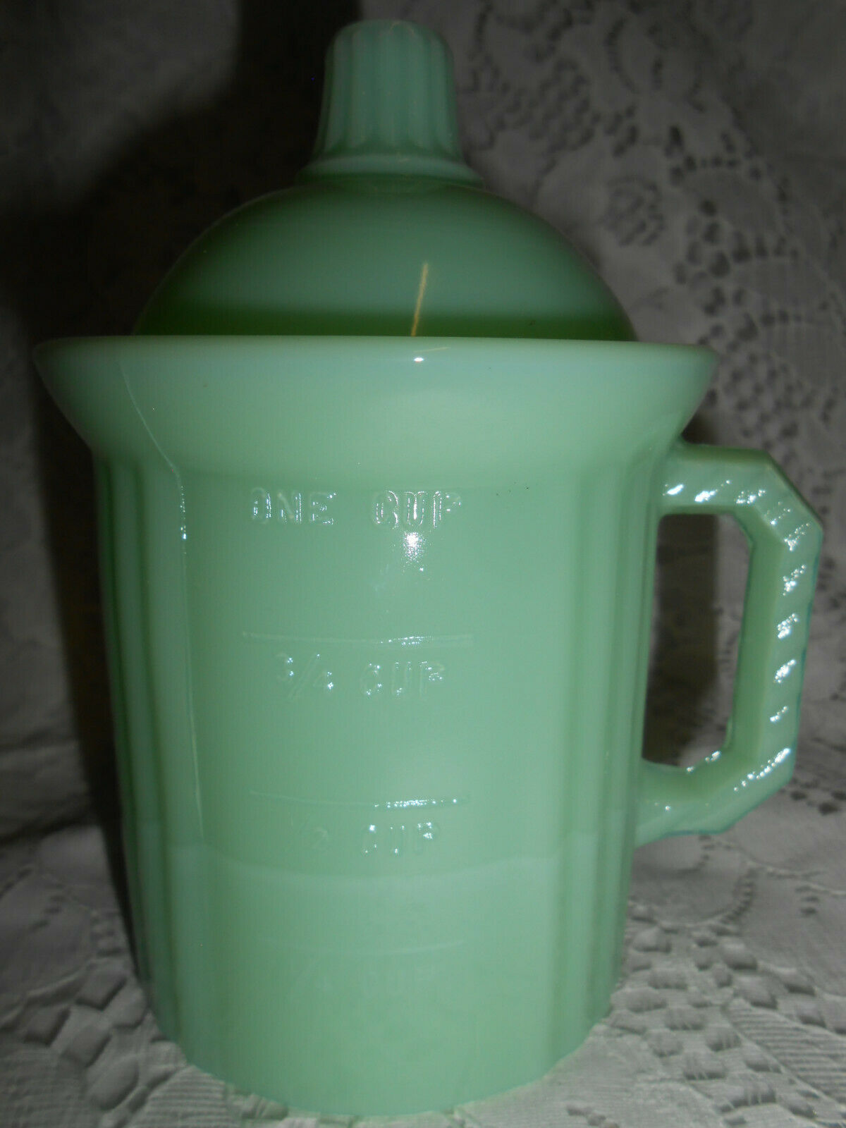 Jadeite Green Milk Glass Measuring Jar With Lid Dish Jade Measure Kitchen Cup 5"